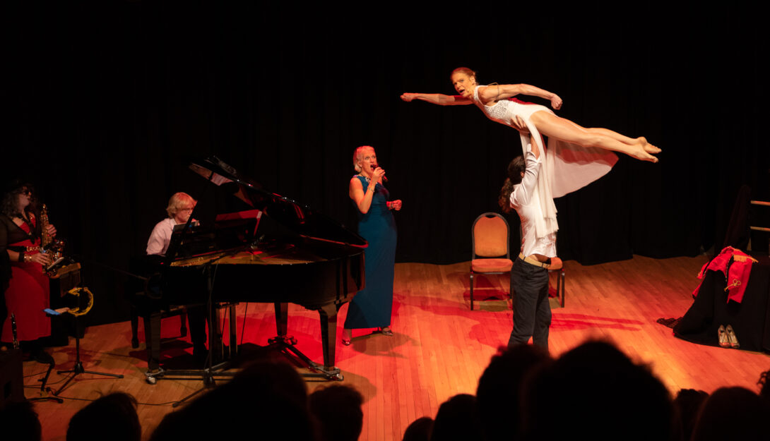 Cabaret with Claws 1