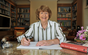 Pam Ayres : Doggedly Onward